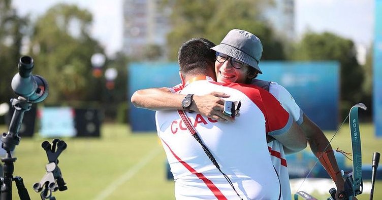 Milli okçu Mete Gazoz Tokyo Olimpiyatları'na gitmeye hak kazandı