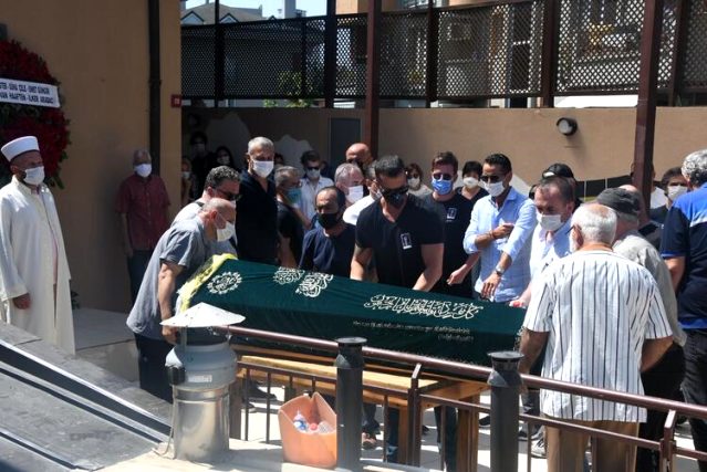 Murat Boz, hayatını kaybeden kuzenini son yolculuğuna uğurladı