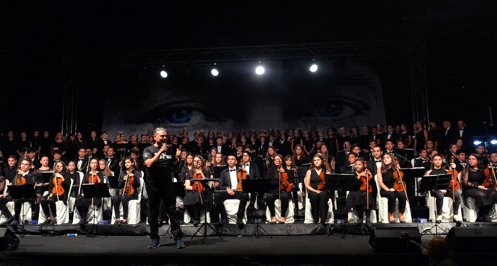  Muratpaşa Belediyesi Gençlik Orkestrası “Atatürk - Son Balo” konseriyle müzikseverle buluşacak.