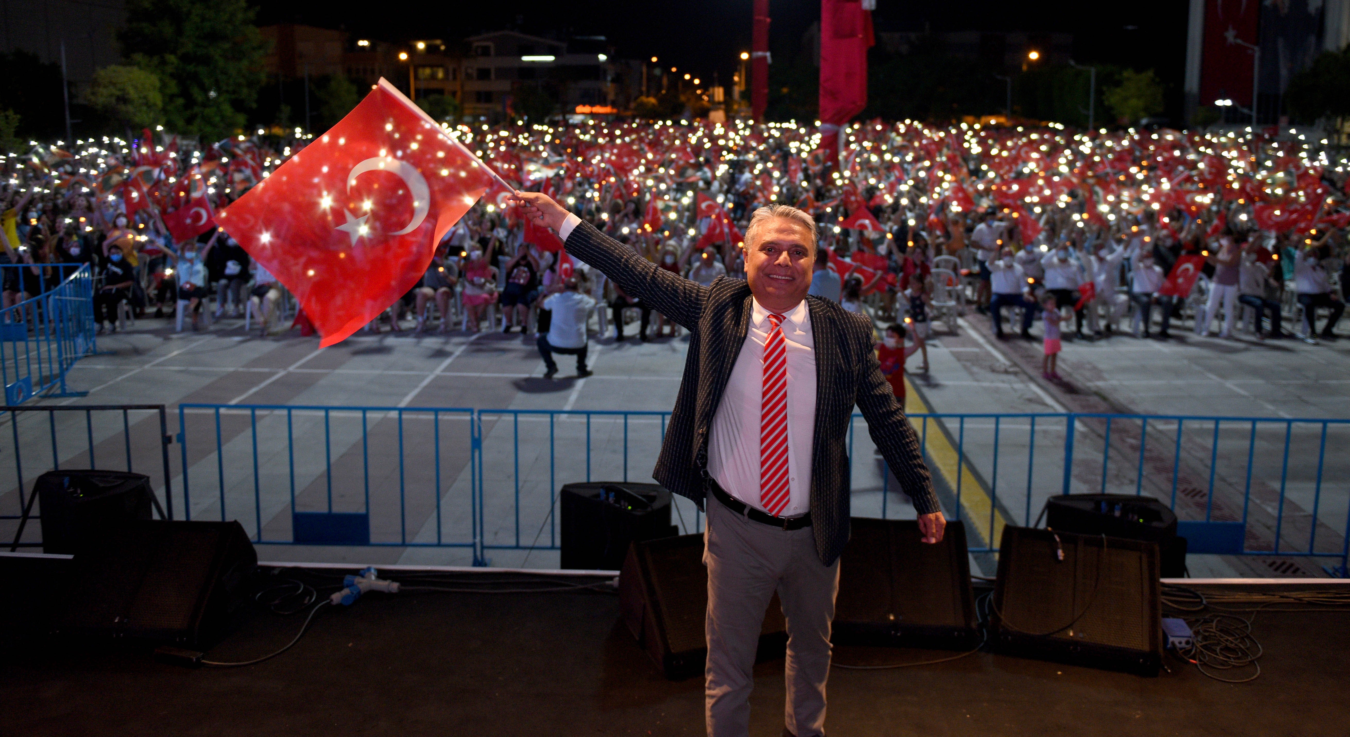 Muratpaşa Belediyesi’nin düzenlediği etkinlikte 30 Ağustos Coşkuyla Kutlandı