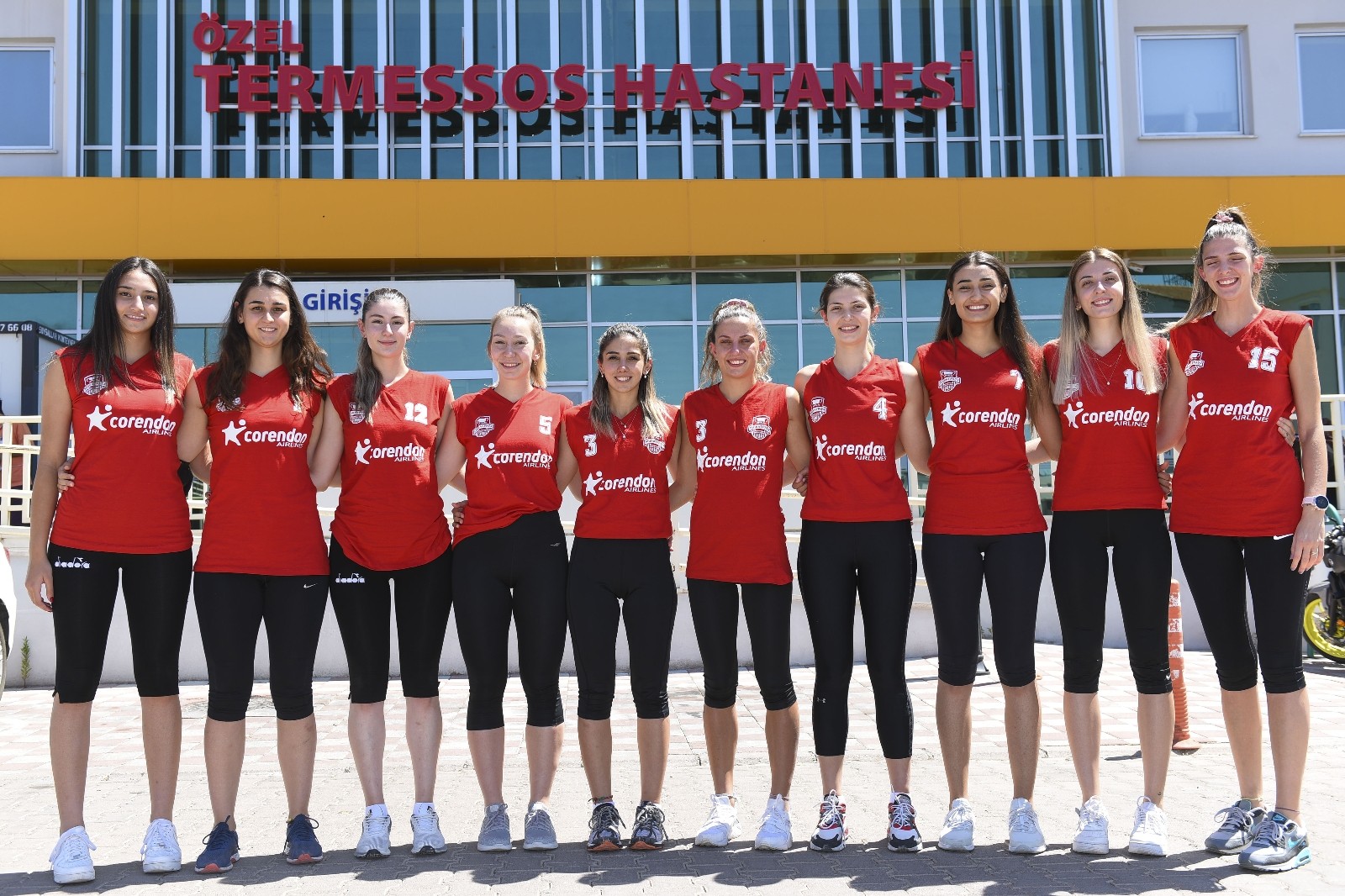 Muratpaşa Belediyespor voleybolcuları sağlık kontrolünden geçti