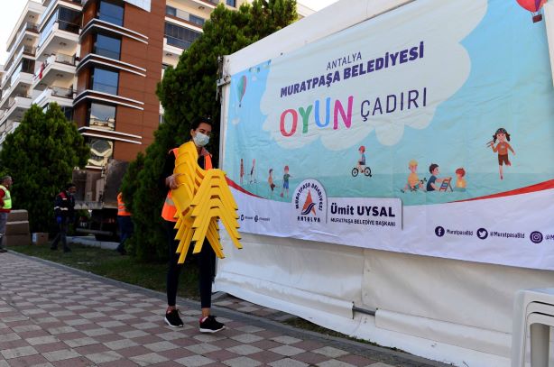 Muratpaşa, çadır kentte kreş ve oyun evi kurdu