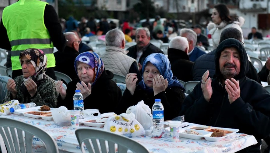 MURATPAŞA İFTARLARI DEVAM EDİYOR