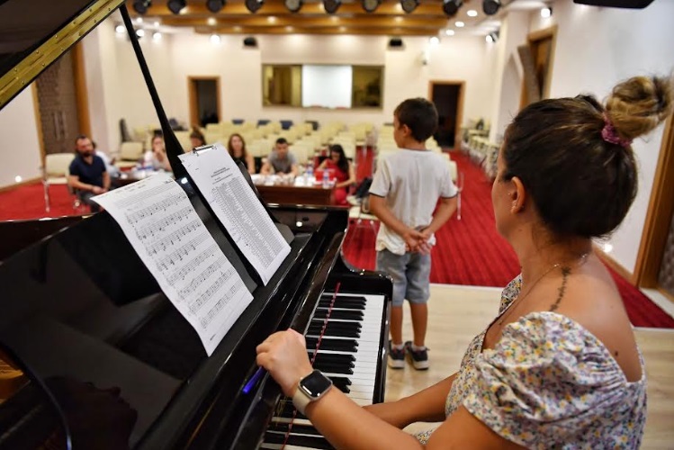 MÜZİK AKADEMİSİ SEÇMELERİNE YOĞUN İLGİ