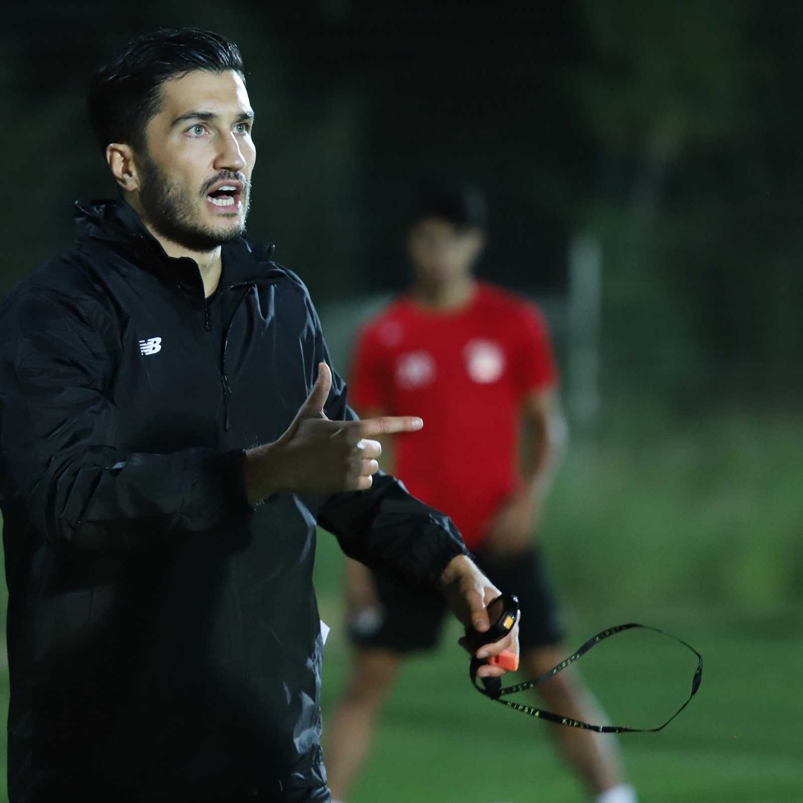 Nuri Şahin Antalyaspor'da ilk antrenmanını gerçekleştirdi