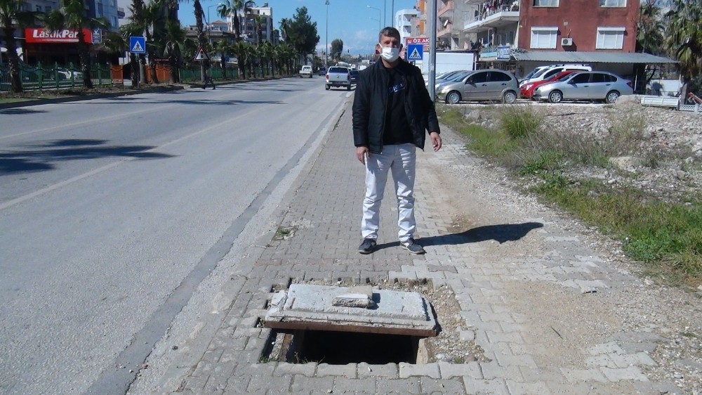 Otomobili çalamayınca rögar kapağını alıp kayıplara karıştı