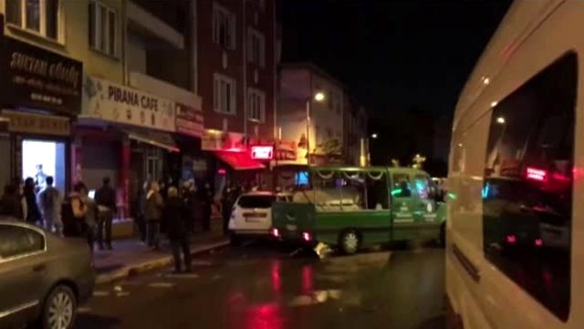Pendik'te husumetli kişiler tarafından kafeye silahlı saldırı: 1 ölü, 3 yaralı