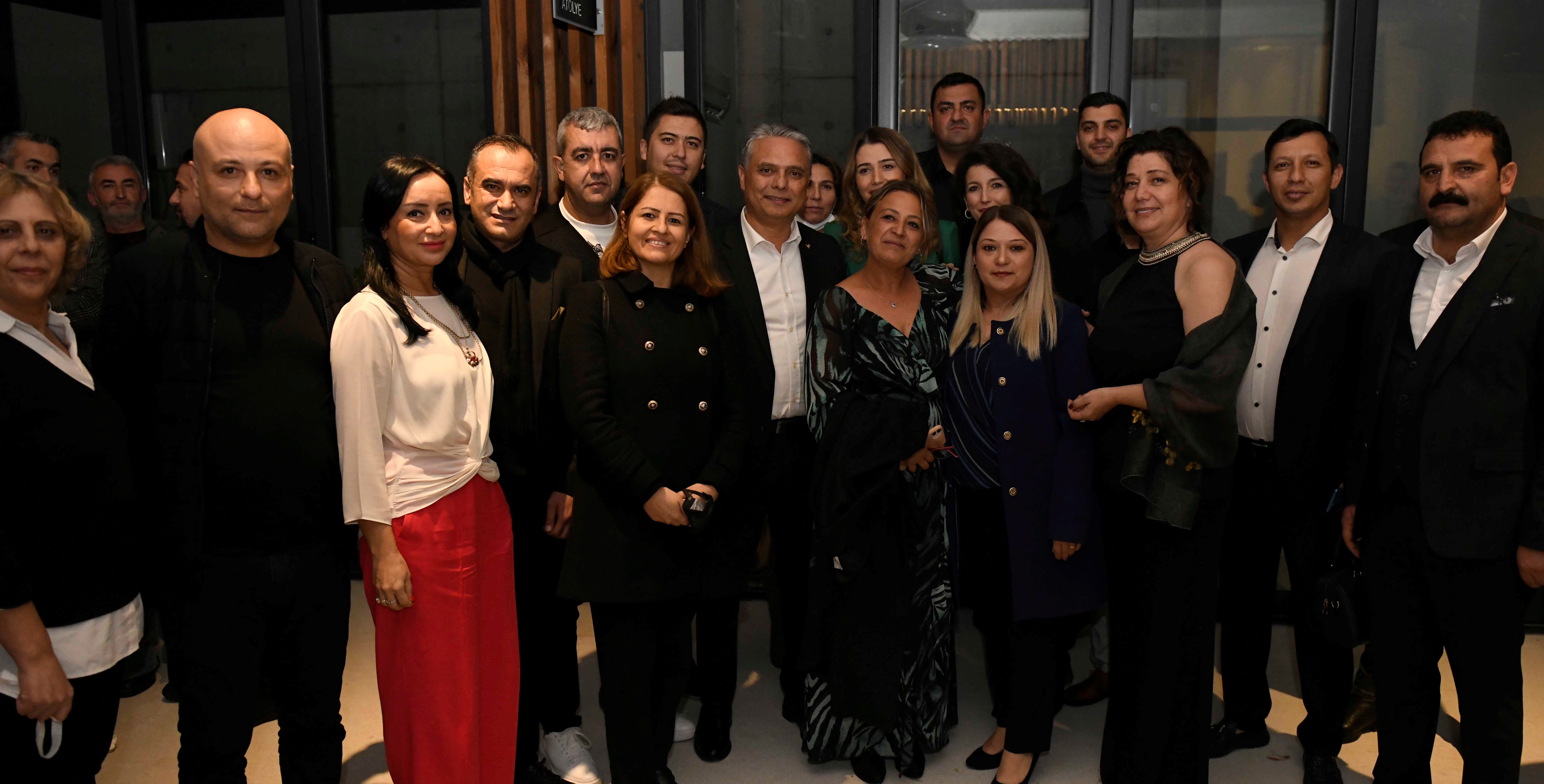 Pınar kardeşlerle yeni yıl kutlaması