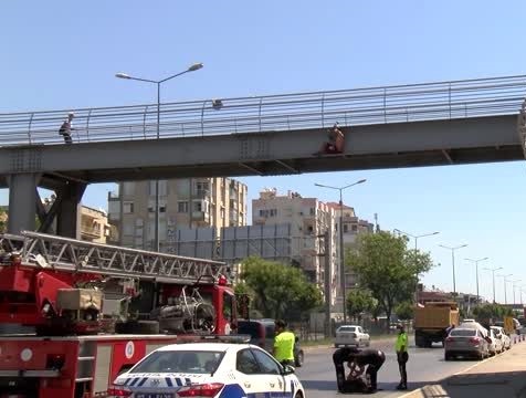 Polisin iş bulma sözü üzerine intihardan vazgeçti