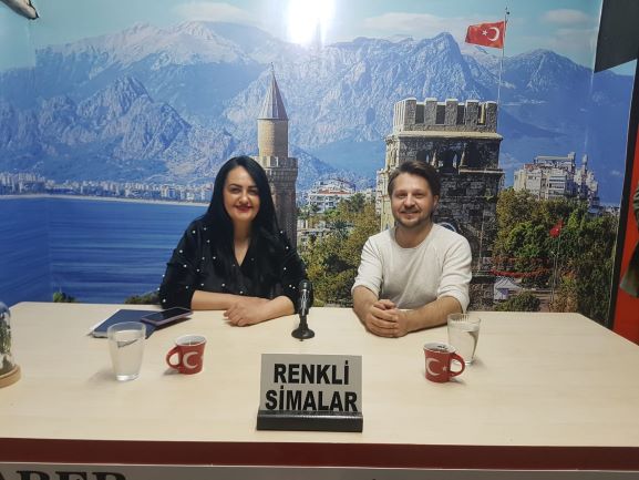 RENKLİ SİMALARDA GÜL GÜLTEKİN’İN KONUĞU SES SANATÇISI ÇAĞDAŞ MÜLAYİM OLDU