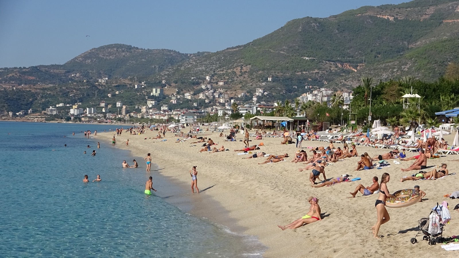 Rusya’nın uçuş kısıtlaması Antalya’da turizmi durma noktasına getirdi