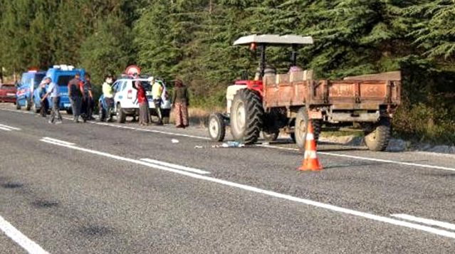 Rüzgarda uçan şapkasını yakalamak isterken traktörden düşüp öldü