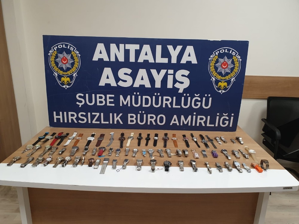 saatçiden 30 bin TL değerindeki 150 adet saati çalan şahıslardan biri tutuklanarak cezaevine gönderildi.