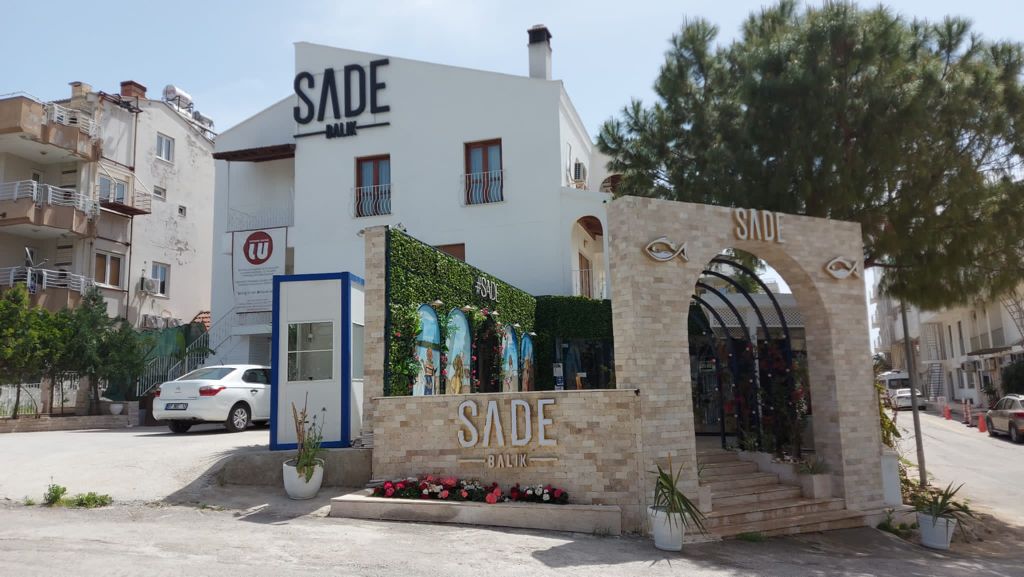 Sade Balık Restaurant sahibi Gökhan Gümüş'ten Zafer Bayramı Mesajı