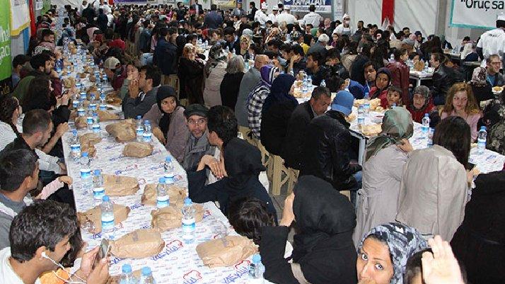 Sağlık Bakanlığı’ndan ‘kalabalık iftar’ uyarısı