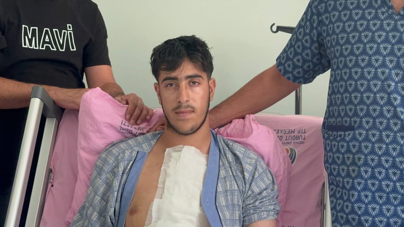 Şah damarı yırtılan 16 yaşındaki çocuk erken tanı ile hayata tutundu