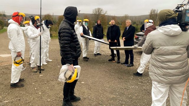 Salgına rağmen çekimlerine devam edilen Eşkıya Dünyaya Hükümdar Olmaz'ın setinde güvenlik önlemi alındı