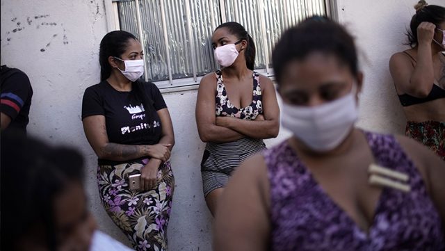 Salgının yeni merkez üssü Brezilya'da son 24 saatte 1179 kişi hayatını kaybetti