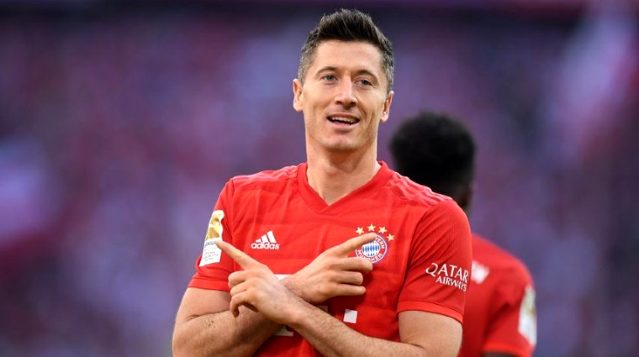 Şampiyonlar Ligi'nde tarihe geçen Lewandowski, Cristiano Ronaldo'yu yakaladı