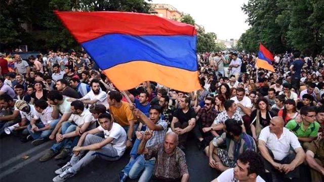 Savaşmaktan kaçan Ermeni erkeklere yurt dışı yasağı ile önlem