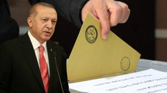 Seçim anketlerinde ''AKP'nin oyu düştü'' iddialarına, hükümet kanalından açıklama 