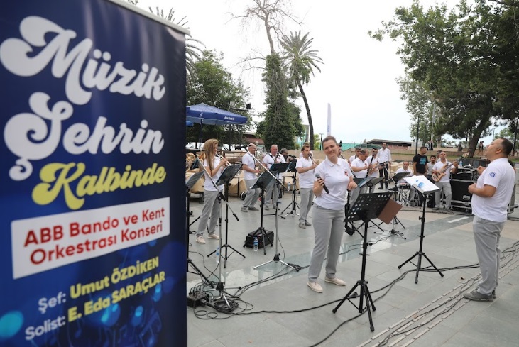 Şehrin kalbinde müzik keyfi