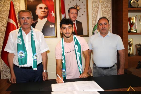 SERİK Belediyespor alt yapısındaki Ali Rıza Karaman ve Berkant Eren ile sözleşme imzalandı