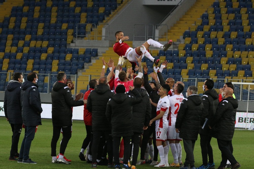 Sidney Sam’dan Antalyaspor’da 5 puanlık katkı