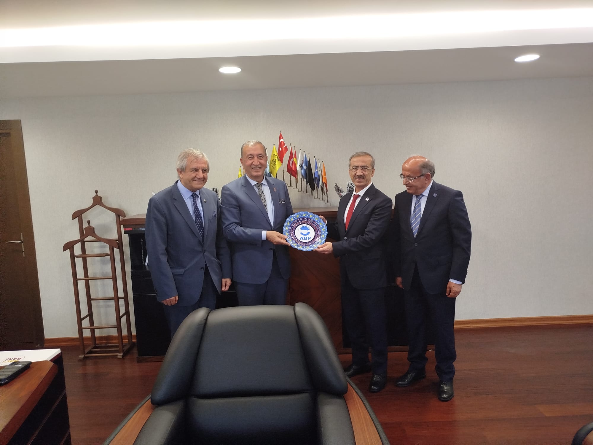 Siyasette Örnek Buluşma: Anadolu Birliği Partisi Lideri Bedri Yalçın'dan Millet Partisi Genel Başkanı Cuma Nacar’a Ziyaret