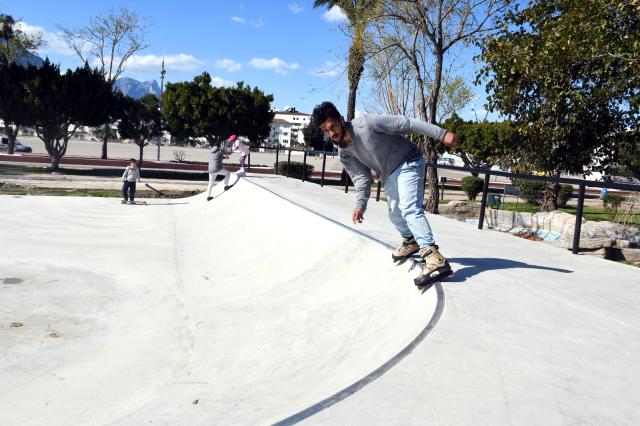 Skate Park'a gençlerden yoğun ilgi