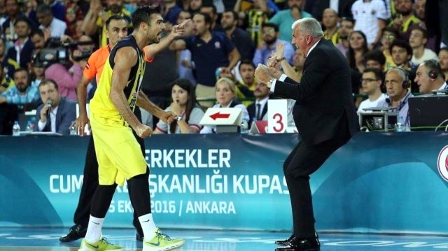 Sloukas'tan ayrılık sinyali: Obradovic giderse, benim de durumum değişebilir