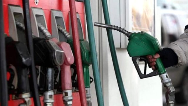 Son Dakika: Dün zam yapılan benzine, bugün indirim yapıldı!