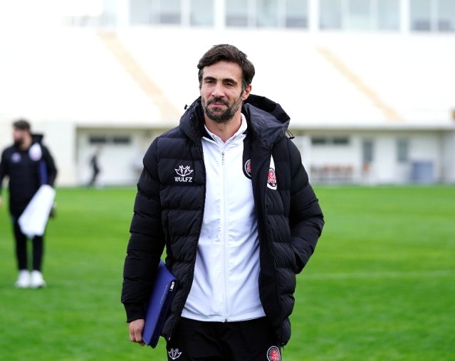 Süper Lig'in yeni ekibi teknik direktörünü buldu! Genç hocayla anlaşma sağlandı