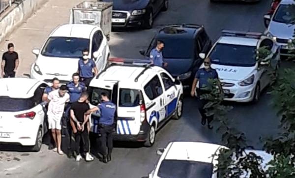 Terörden aranan şüpheli, polisin 'dur' ihtarından kaçan otomobilden çıktı