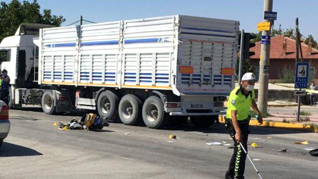 TIR'la çarpışan motosikletteki 4 yaşındaki çocuk hayatını kaybetti