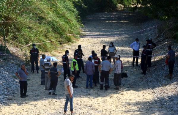 Traktör dere yatağına yuvarlandı: Bir ölü, bir yaralı