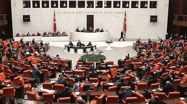 Türkiye Büyük Millet Meclisi'nde koronavirüs kaynaklı ilk ölüm gerçekleşti