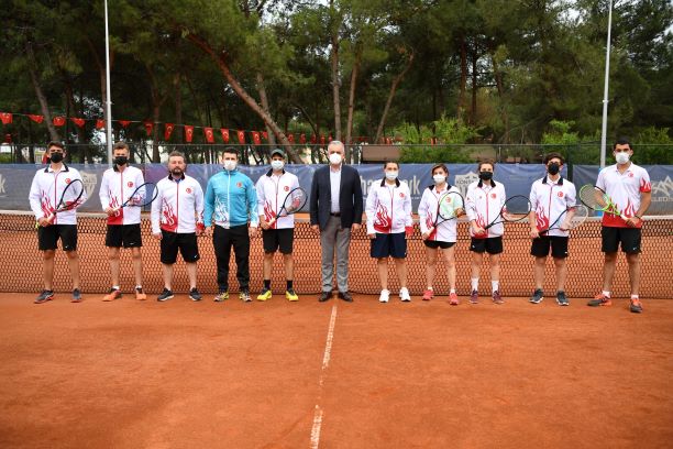 Türkiye İşitme Engelliler Tenis Milli Takımı HayatPark kortlarında