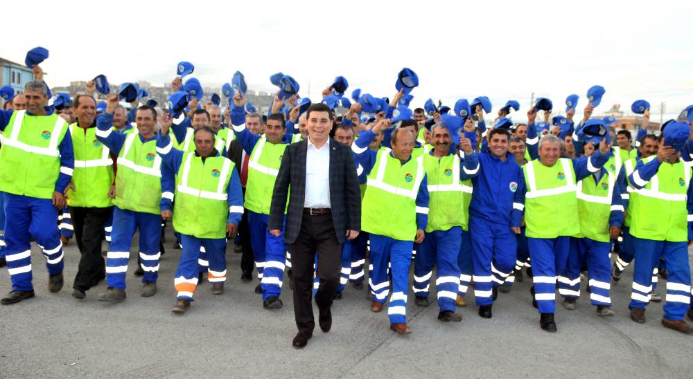 Tütüncü’den çalışanlarına çifte bayram 