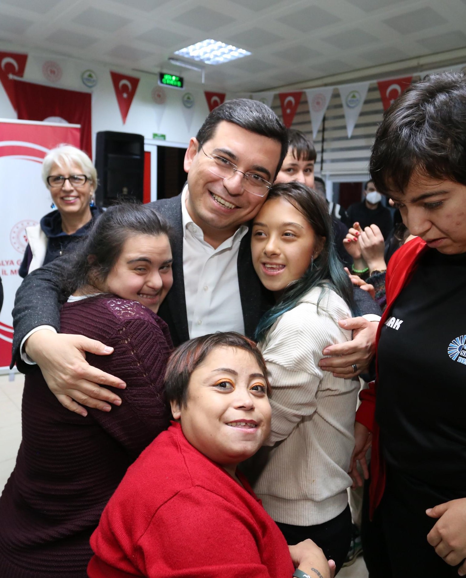 Tütüncü, özel bireylerle engelsiz kampta buluştu