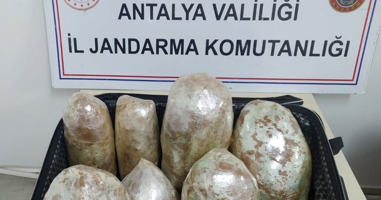 Valizinde 11 kilo 294 gram kubar esrarla yakalanan şahısa 9 yıl 2 ay hapis