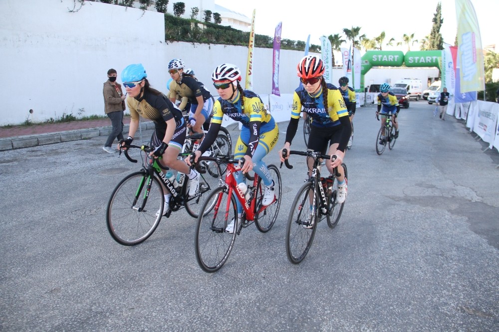 Velo Alanya Gençler Yol Bisiklet Yarışı 120 sporcunun katılımıyla yapıldı