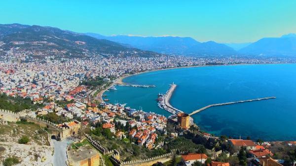 Yabancıların gözdesi Alanya'da 120 farklı ülkenin insanı bir arada