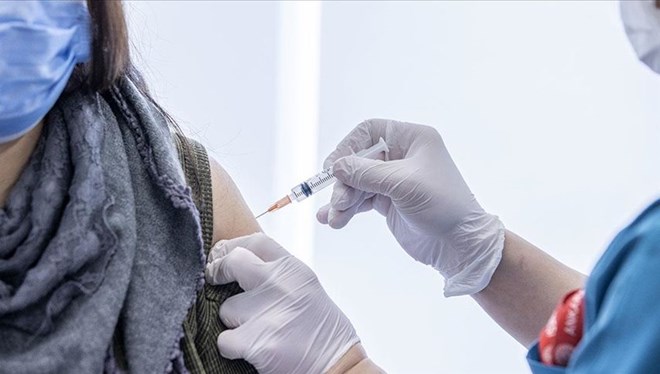 Yaklaşık 300 bin turizm çalışanına Kovid-19 aşısı uygulandı
