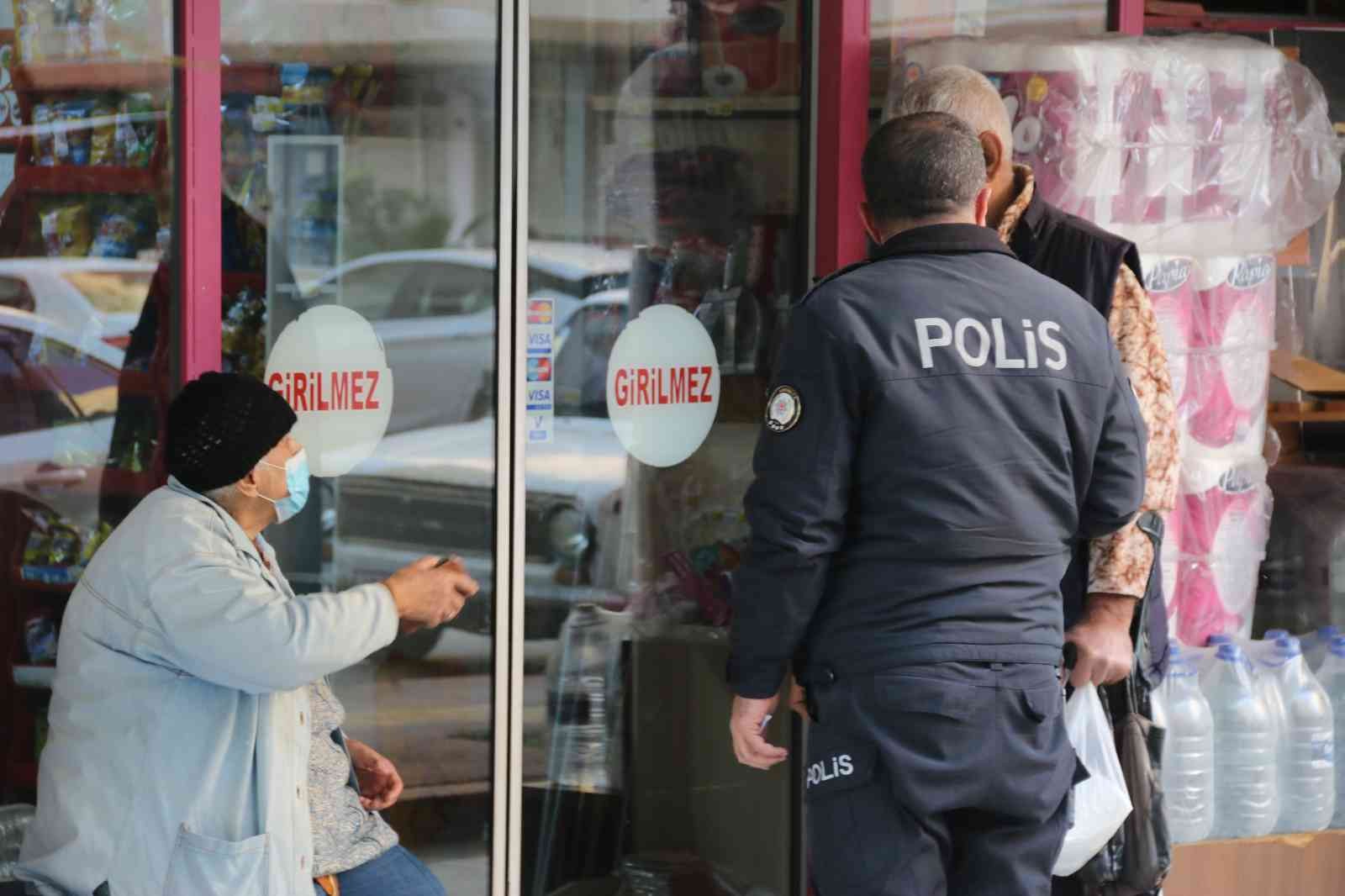 Yaşlı kadının cüzdanı temizlikçi tarafından çalındı