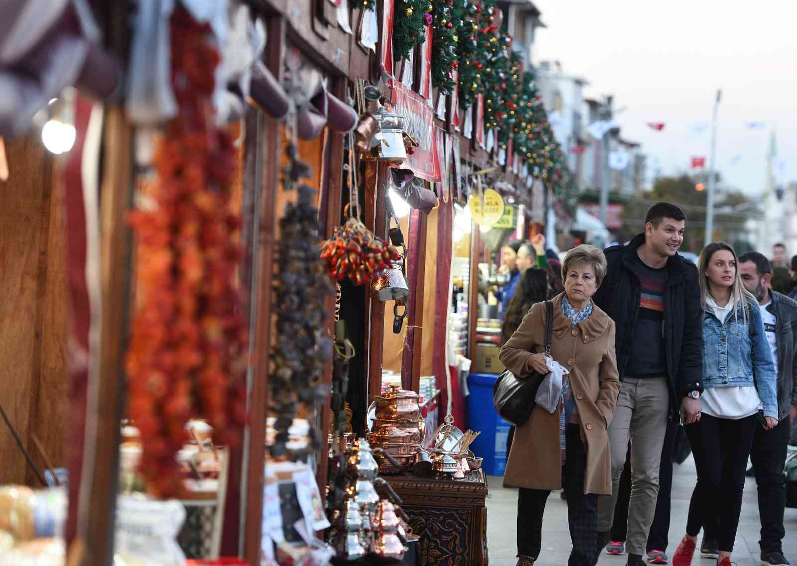 Yılbaşı Çarşı, bu yıl Antalya’nın dört bir yanından kadın kooperatifleriyle birlikte düzenleniyor