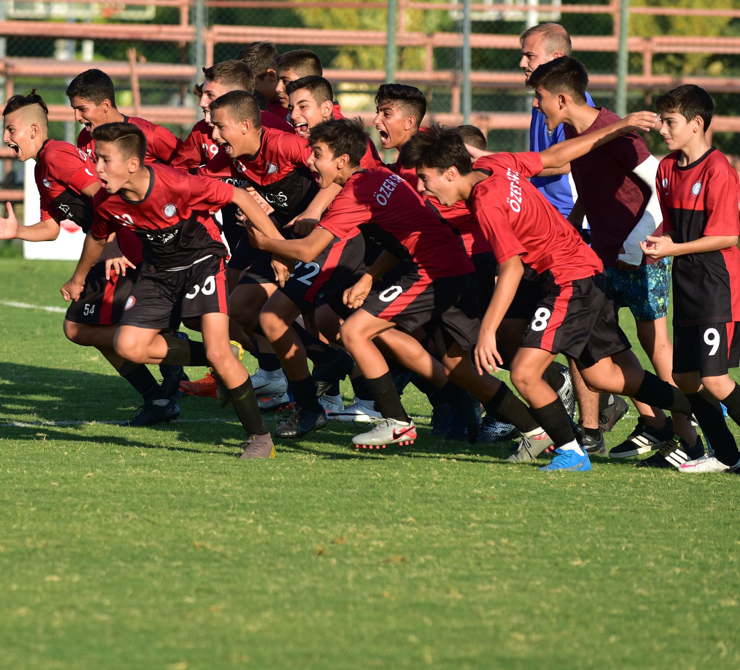 Zafer kupası Özer Spor’un