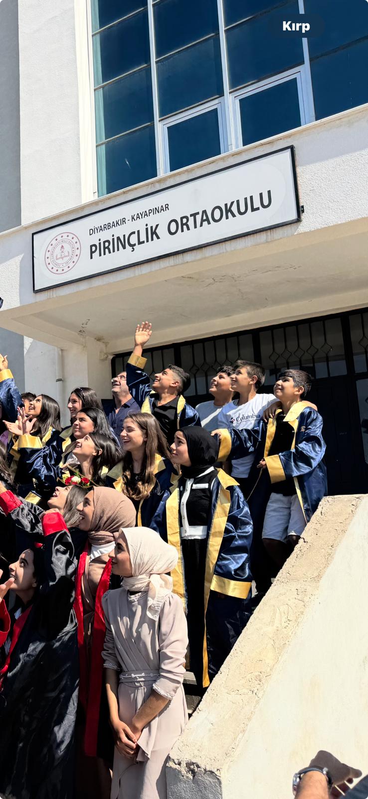 Gazeteci Mehmet Çiçek'in Mutlu Günü: Kızının Mezuniyet Gururu - Görsel 4