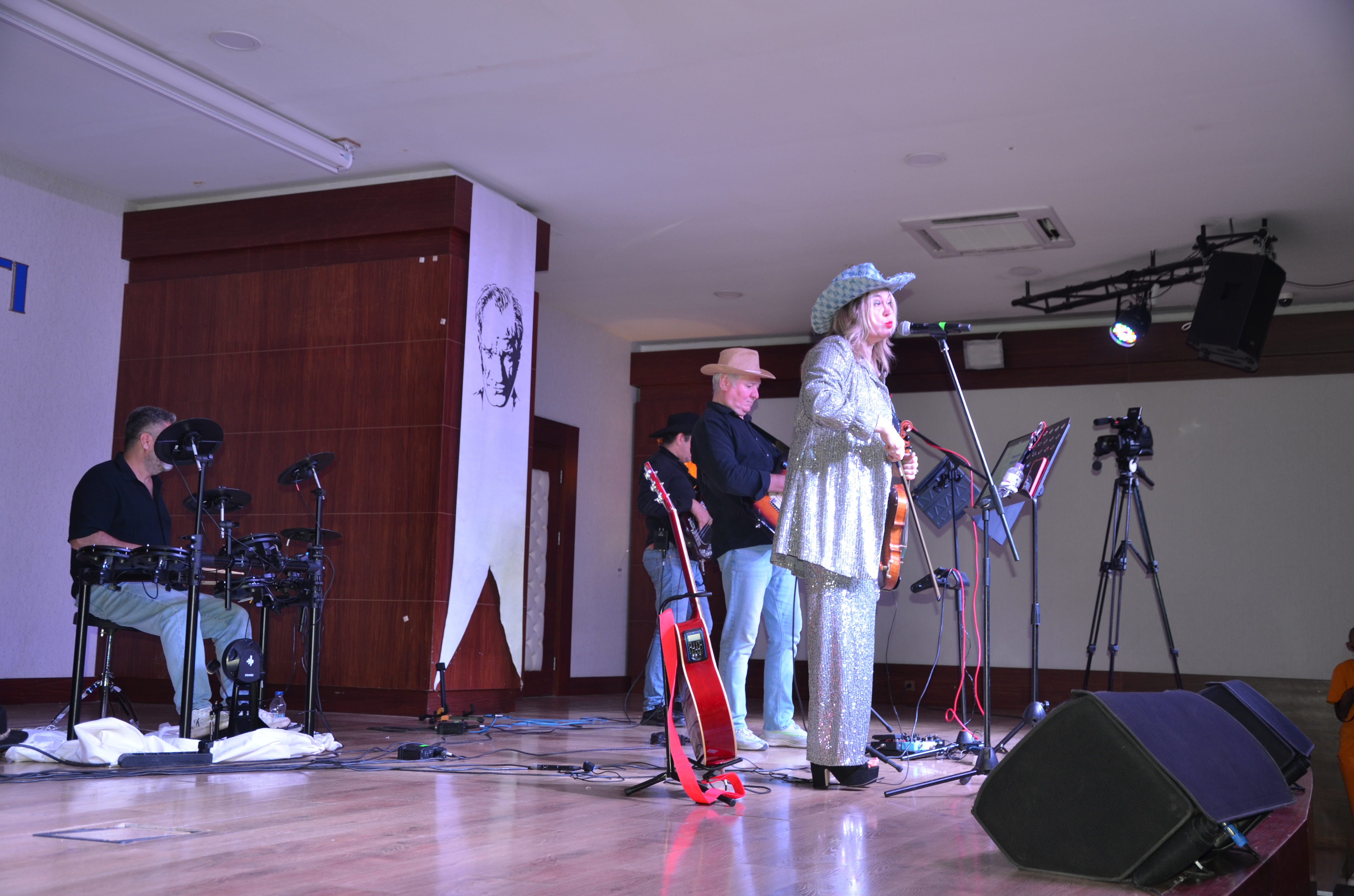 Iry’s Trail Grubu ve Üyelerine Sanata Değer Ödülü - Görsel 5