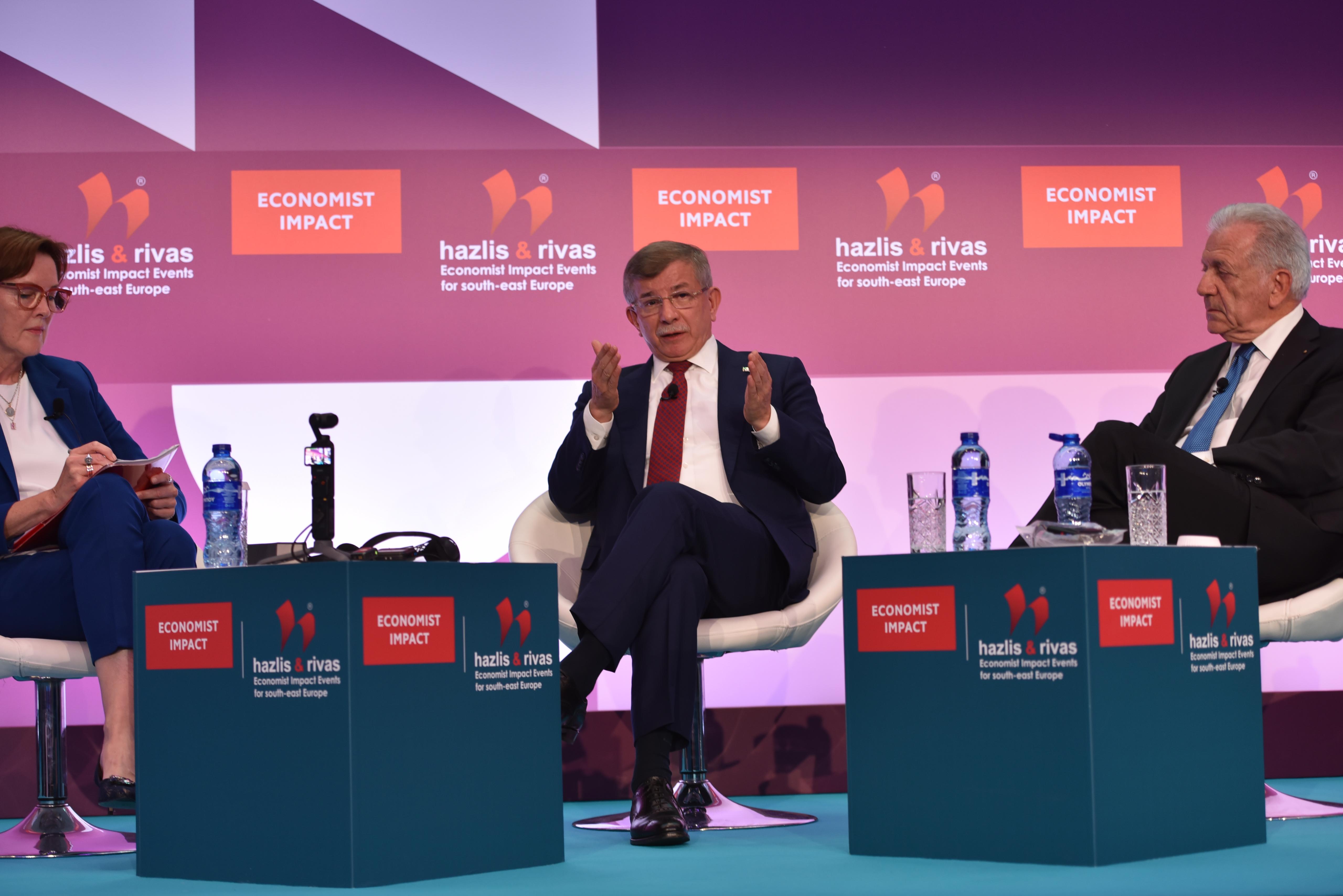Davutoğlu  "Gazze, İsrailliler ile Filistinliler arasında bir sorun değil; insani bir krizdir! - Görsel 2